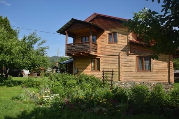 Гостинна Хата